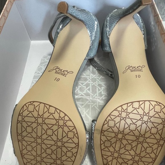 Gorgeous Silver Sequin Pumps Badgley Mischka - Picture 2 of 7